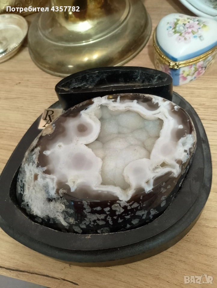 Ахатова геода върху основа от дърво , снимка 1