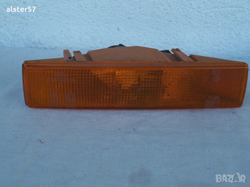 Преден мигач-десен за форд Сиера 83BG13368AA, снимка 1