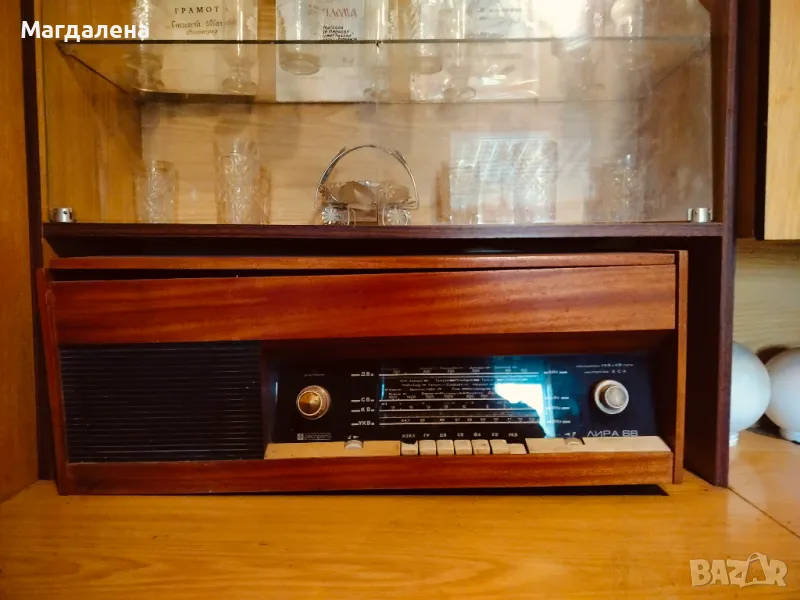 Ретро радиограмофон ЛИРА 68 . , снимка 1