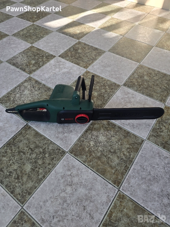 Продавам електрически верижен трион Bosch UniversalChain 35 , снимка 1