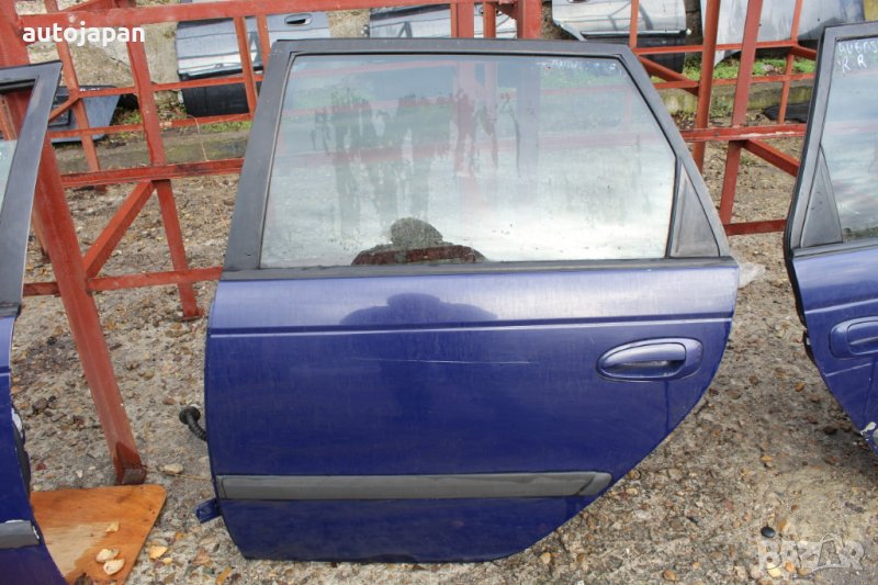 Задна лява врата Тойота авенсис т22 комби Toyota avensis t22 kombi, снимка 1