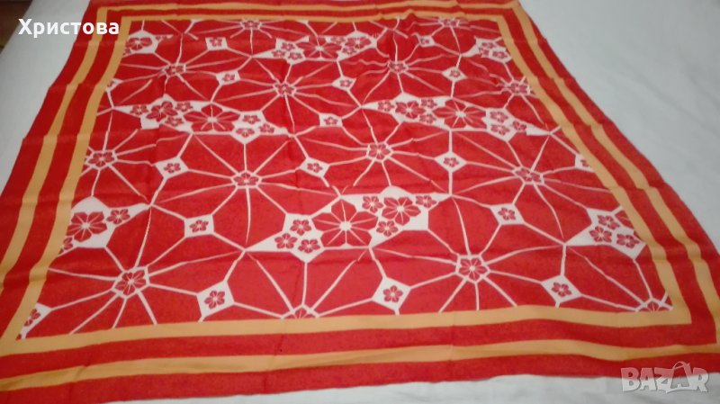 Голям, нов, дамски, квадратен шал от Avon, снимка 1