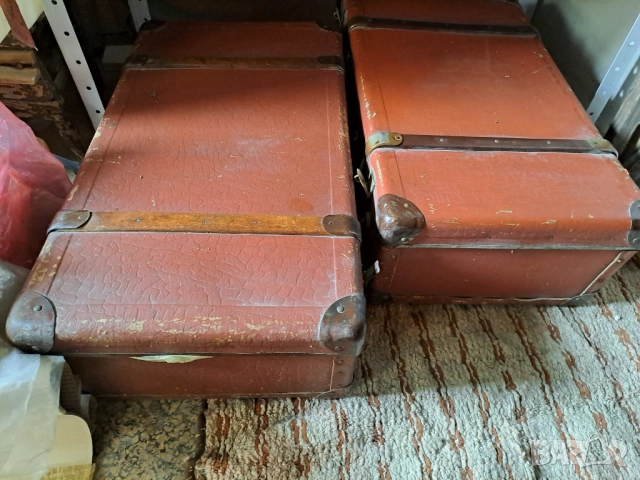 Старинни куфари 2 бр.