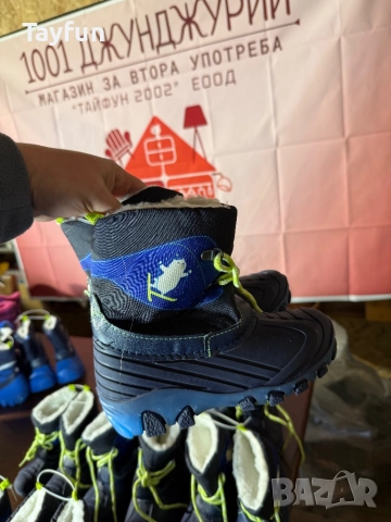 Детски зимни ботуши със светещи подметки - Чисто нови, снимка 3 - Детски боти и ботуши - 52837968