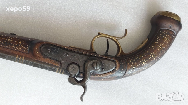 Капсулен пищов в отлично състояние-гравирана цев и златни набивки ,револвер, ятаган,сабя,щик, снимка 7 - Антикварни и старинни предмети - 52217537