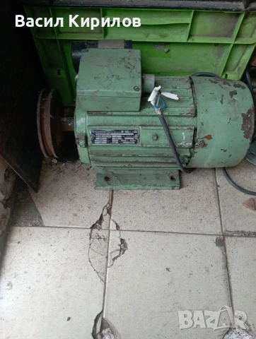 Електро двигател мотор Български 1,1кв 2860обр, снимка 3 - Електродвигатели - 53180068
