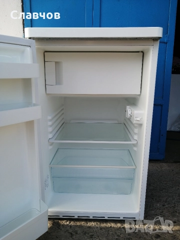 Малък хладилник с камера Bosch , снимка 4 - Хладилници - 52612236