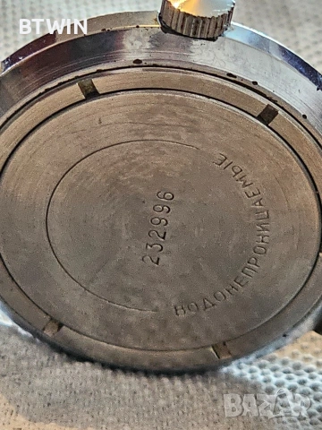 Винтидж съветски часовник VOSTOK (Восток) – механичен, 17 камъка, СССР !, снимка 7 - Мъжки - 53573283