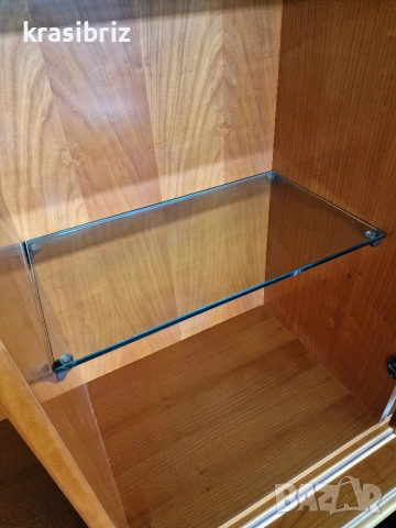 Масивна Витрина с Осветление -внос от Германия! , снимка 6 - Секции и витрини - 52822008