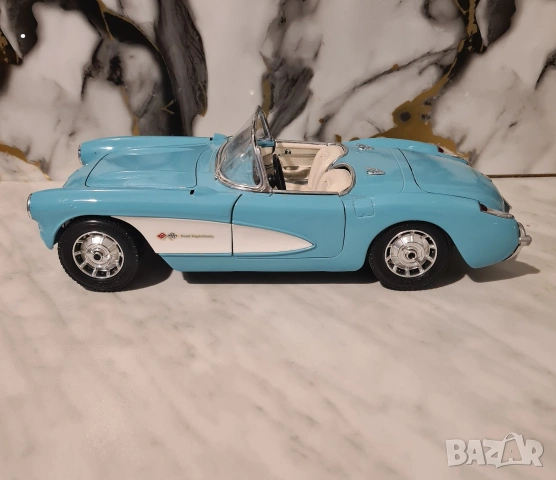 Колекционерски метален модел 1957 Chevrolet Corvette мащаб 1:18, снимка 4 - Колекции - 53394754