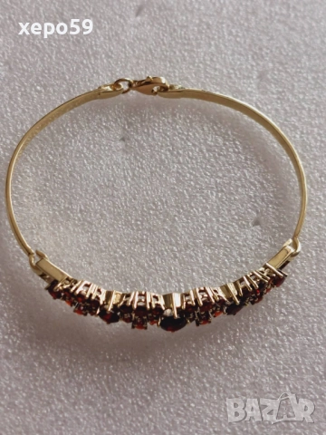 Златна дамска гривна с гранати-злато 585, снимка 2 - Гривни - 52307481