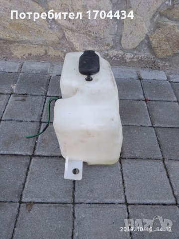 Дачия Dacia.Казанче Течност Чистачки от Соленца, снимка 3 - Части - 26781219