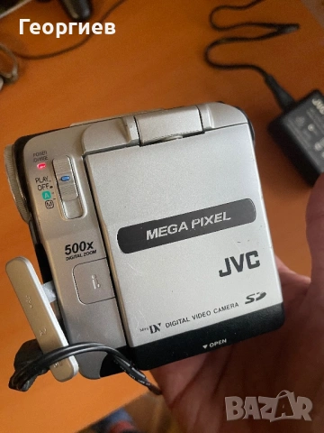 Камера JVC GR-DX307E