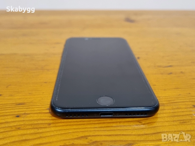 iPhone SE 3rd Gen, снимка 2 - Apple iPhone - 52745811