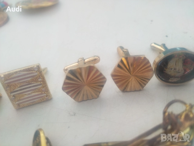 Медали, Ръкавели за риза, игла за вратовръзка , снимка 5 - Антикварни и старинни предмети - 52246179