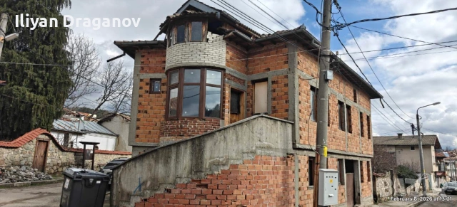 Продавам къща в Калофер, снимка 2 - Къщи - 53478573