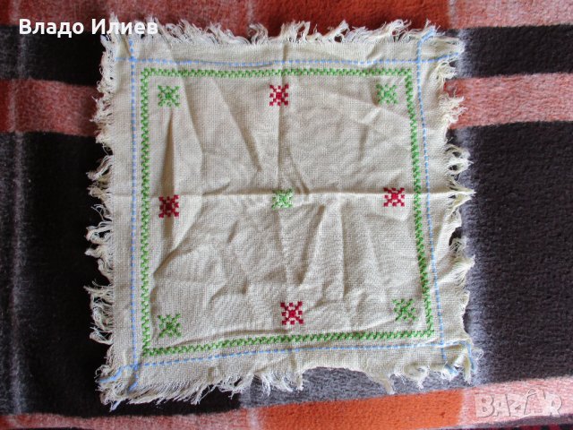Кърпи и ковьори за стена бродирани и шити ръчно, снимка 3 - Декорация за дома - 32782520