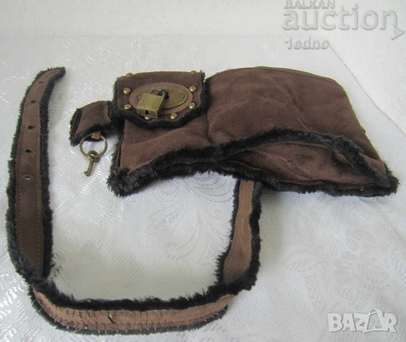 старо портмоне-чантичка за колан с катинар и ключ, снимка 2 - Други ценни предмети - 28882957