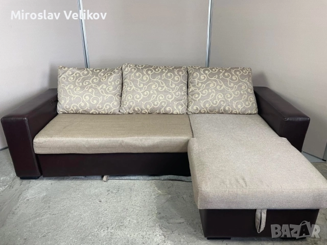 Ъглов диван с опция сън в добро състояние 