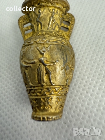 Сребърна брошка във формата на амфора / урна. №7594, снимка 3 - Колиета, медальони, синджири - 52318810