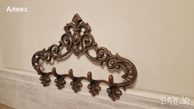 Изящна чугунена закачалка с Барокови елементи., снимка 3 - Закачалки - 43345036