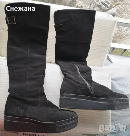 топли ботуши, като НОВИ, равна подметка и много добре запазени