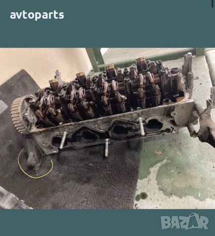 Hondaб civic 2004година 1.4i Глава, снимка 4 - Части - 40701764