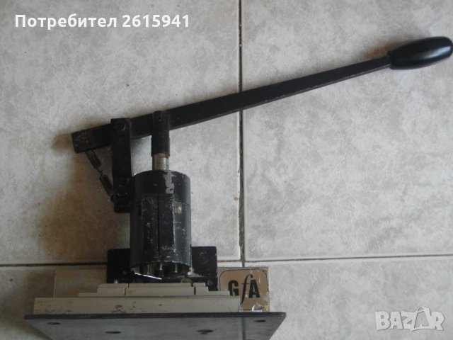 За Первази-Малка Отрезна Ръчна Преса-Гилотина Немска За Ъглово Рязане-V Рязане- Марка CFA, снимка 2 - Други инструменти - 33024566