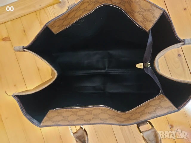 Дамска чанта (по модел на Майкъл Корс), снимка 3 - Чанти - 51005910