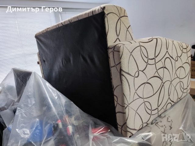 Разтегателен Диван (сгънат 140/90/80см.) Като НОВ, снимка 3 - Дивани и мека мебел - 52264221