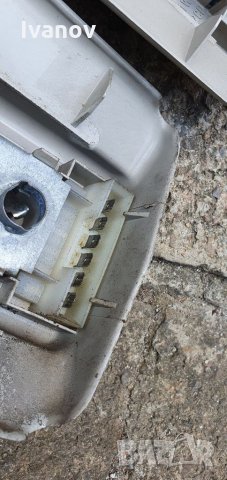 Платка  фасунги за стоп ляв десен платки за крушки стопове двоен стоп bmw e30 капак за стоп бмв е30 , снимка 4 - Части - 33441212