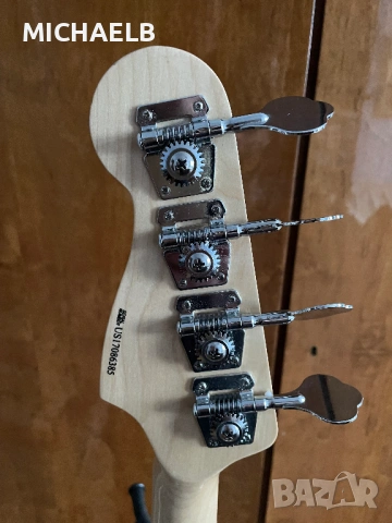 Продавам бас китара Fender Precision, снимка 8 - Китари - 53296459
