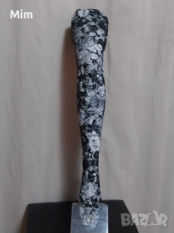 CALZEDONIA S/M Черен чорапогащник от дантела на бели рози , снимка 2 - Бельо - 51957468