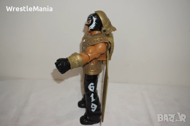 Рядка Оригинална Голяма Кеч Фигура На Rey Mysterio С Изкачащи Златни Крила 30см , снимка 6 - Колекции - 51855497