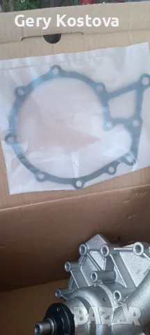 Продавам водна помпа за Мерцедес , снимка 2 - Части - 50361573