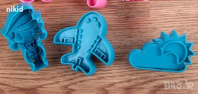 Самолет облак пилот полицай 3 пластмасови релефни резци форми за сладки бисквитки фондан форма резец
