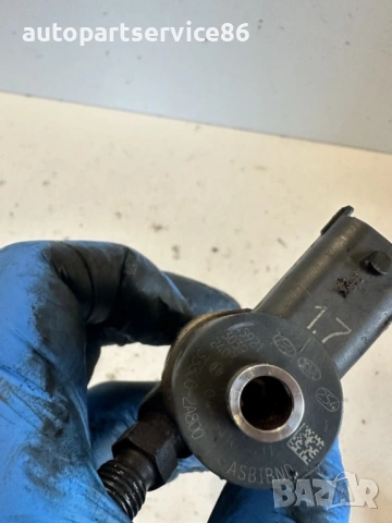 Горивна дюза Bosch 0445110411 33800-2a800 за Hyundai i40 1.7 дизел (CRDi) 2015, снимка 2 - Части - 53224439