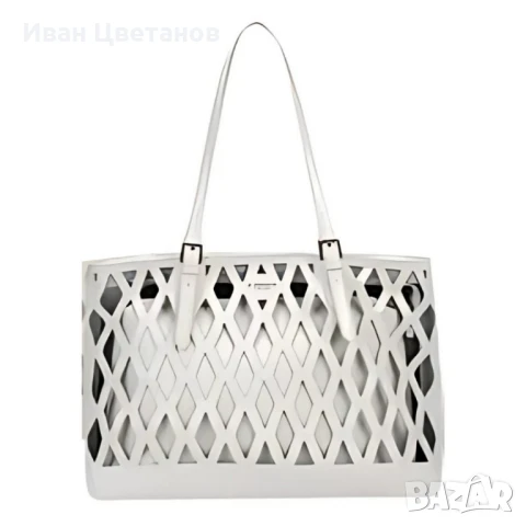 Дамска чанта с вътрешен несесер и решетъчен дизайн, снимка 2 - Чанти - 50751294