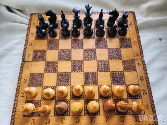 шах - голяма красив (фурнир с инкрустирана "кост")+табла, к-т фигури+пулове и също пирографиран шах , снимка 8 - Шах и табла - 52583035