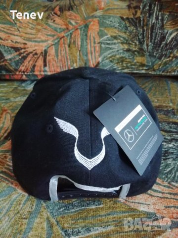 Mercedes Lewis Hamilton нова шапка с автограф AMG F1 Petronas Мерцедес Хамилтън , снимка 6 - Фен артикули - 37621320