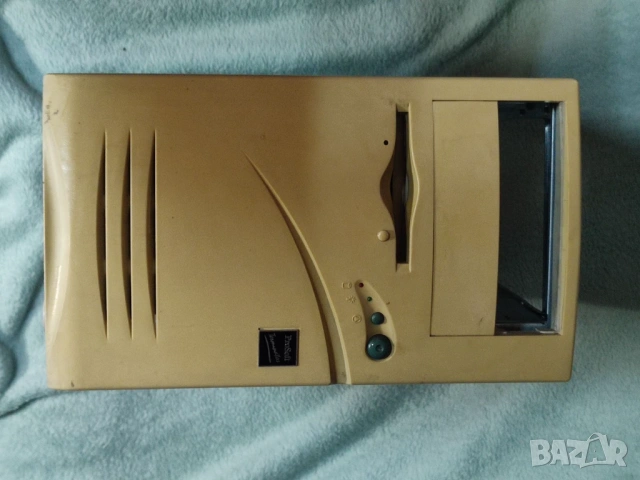 Кутия за ретро компютър, снимка 2 - Захранвания и кутии - 53206011