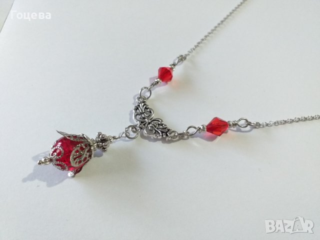 Разкошно колие във Викториански стил в рубинено червено и изящни орнаменти в цвят Сребро  , снимка 2 - Колиета, медальони, синджири - 36622407