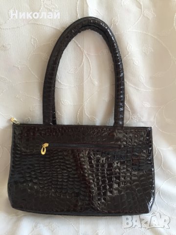 Дамски чанти - Ferragamo, G.M.V. и H&M, много запазени, еко кожа, лот, елегантни, всекидневни, снимка 3 - Чанти - 32717143