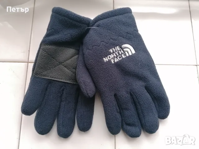 Продавам чисто нови сини дебели детски поларени ръкавици The North Face 