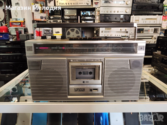 Радиокасетофон SHARP GF-6060 В отлично техническо и визуално състояние.