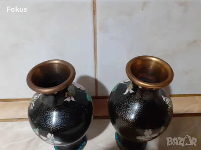 Cloisonne Клоазоне Двойка стари вази бронз клетъчен емайл, снимка 4 - Антикварни и старинни предмети - 50999266