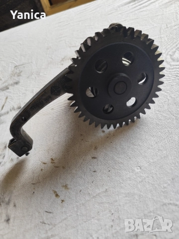 VW Tuareg 2.5 tdi маслена помпа