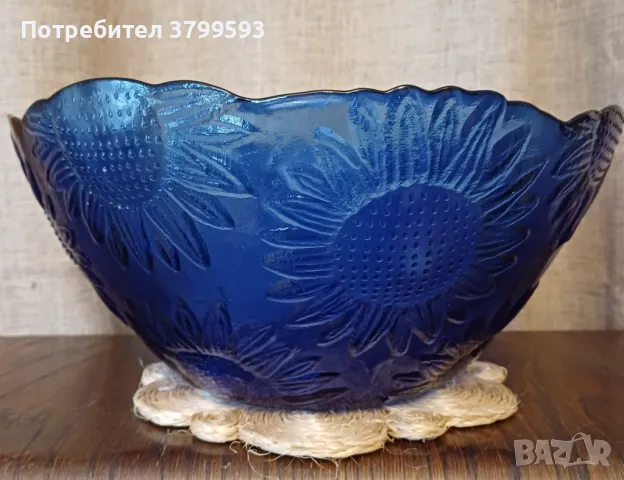 Голяма синя стъклена фруктиера