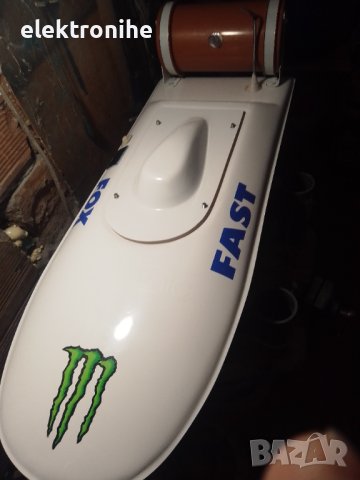 Лодка за захранка, снимка 4 - Стръв и захранки - 40416562