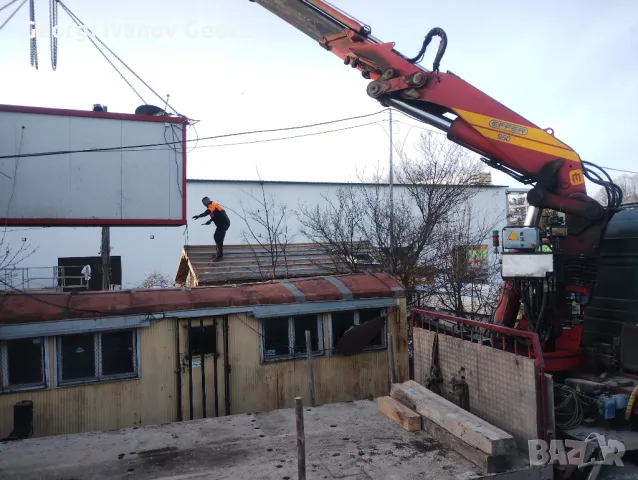 Камион с кран ,пътна помощ за камиони и закъсали извън пътя , снимка 1